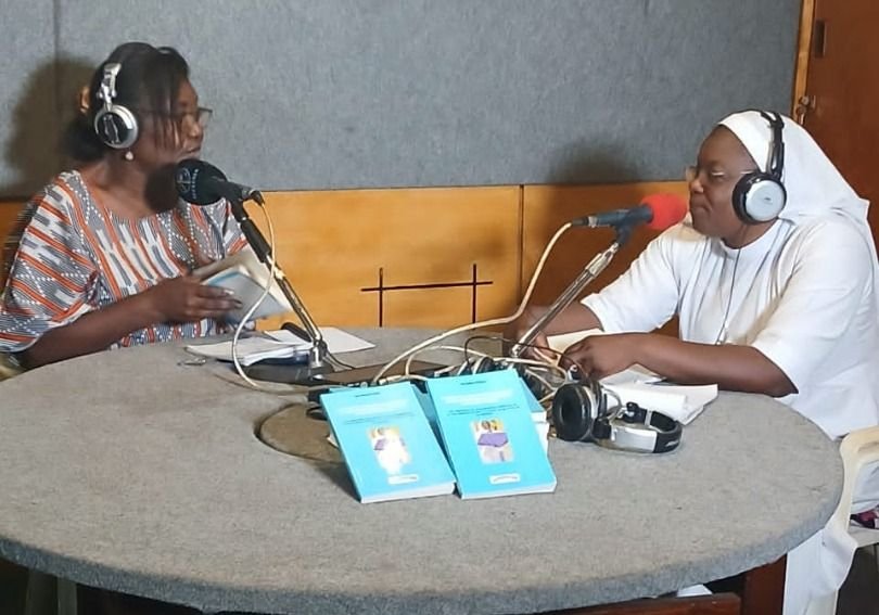 Ahou Béatrice N’GORAN en campagne radiophonique pour l’éducation des jeunes filles en milieu rural